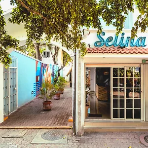 https://selina-playa-del-carmen.tulum-hotels.net